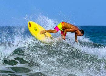 Dave Elias shreds some surf